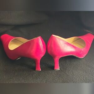 Karen Scott Vibrant Red Leather Pumps - Size 8.5M